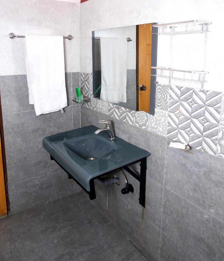 Premier Inn Mall Lahore Extérieur photo