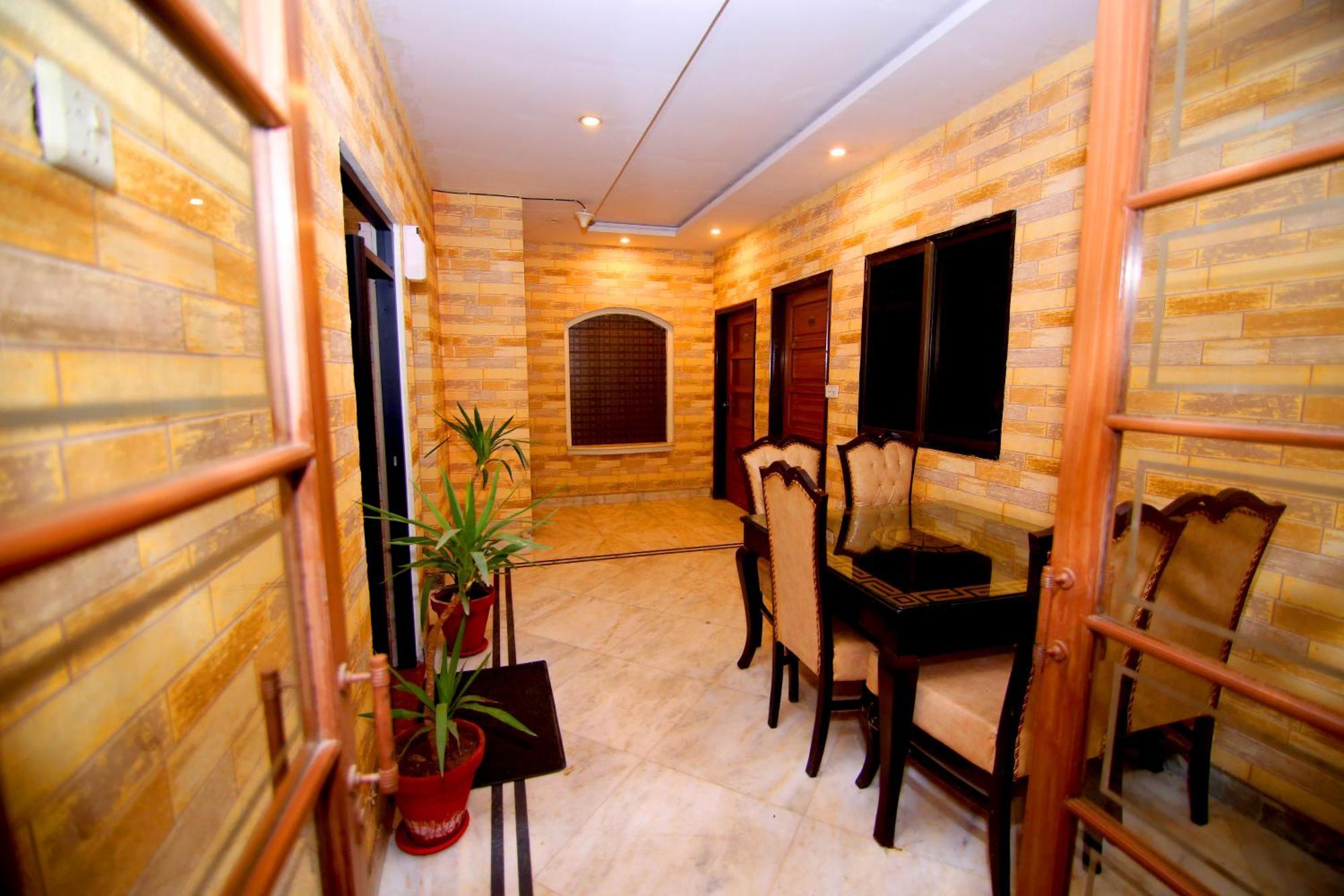 Premier Inn Mall Lahore Extérieur photo
